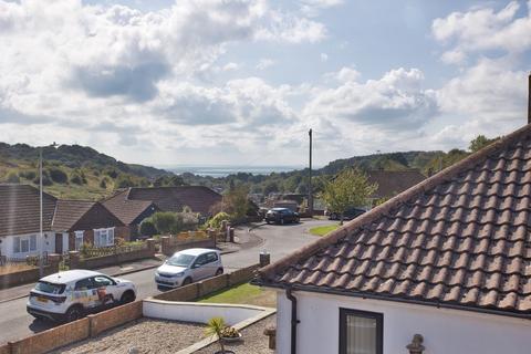 8 Broadview, Folkestone, CT20 3ES