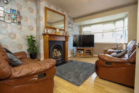 3 bedroom semi-detached house for sale, Warwick Road, Oldbury B68