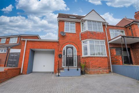 19 Bell End, Rowley Regis, B65 9LX