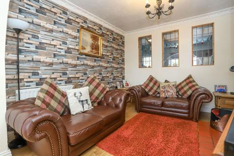 19 Bell End, Rowley Regis, B65 9LX