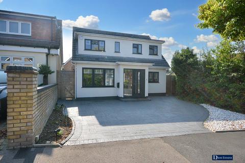 3 bedroom detached house for sale, Wykeham Avenue, Borders of Emerson Park, Hornchurch, RM11