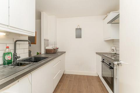 2 bedroom flat for sale, Franklin Building, Canary Wharf E14