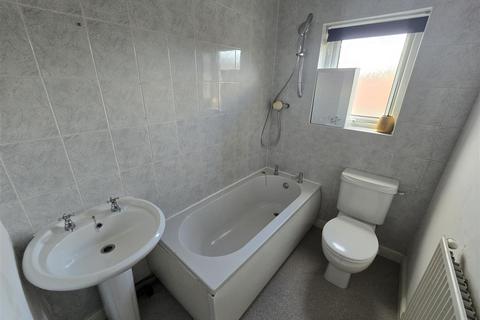 2 bedroom house to rent, Poplar Street, Tyldesley