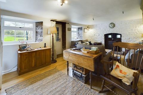 Clog Fawr Cottage Dyffryn Crawnon, Llangynidr, Crickhowell, NP8 1NU