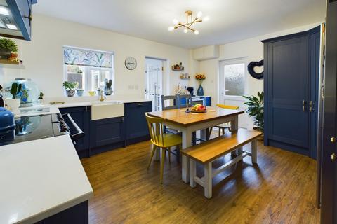 1 Park Drive, Llangattock, Crickhowell, NP8 1PP
