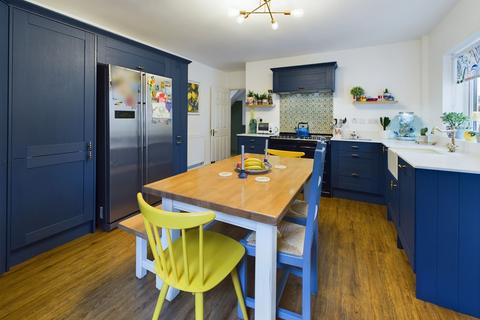 1 Park Drive, Llangattock, Crickhowell, NP8 1PP