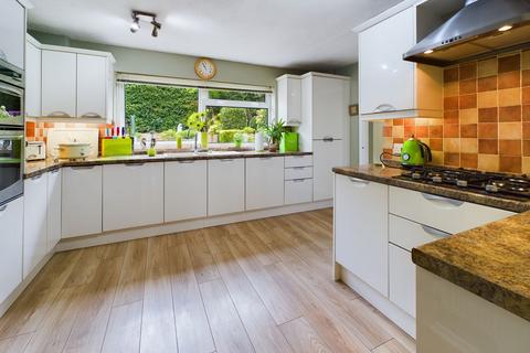10 Brookfields, Crickhowell, NP8 1DJ