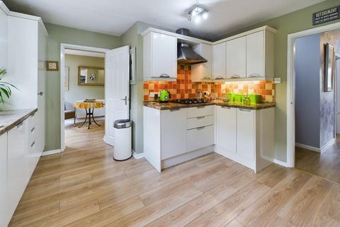 10 Brookfields, Crickhowell, NP8 1DJ