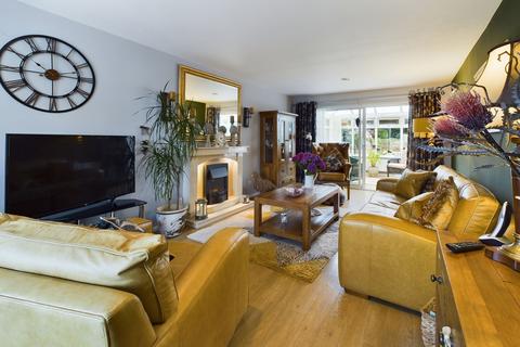 10 Brookfields, Crickhowell, NP8 1DJ