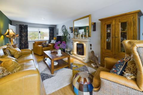 10 Brookfields, Crickhowell, NP8 1DJ