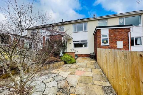 2 bedroom terraced house to rent, Lamb Close, Abergavenny, NP7