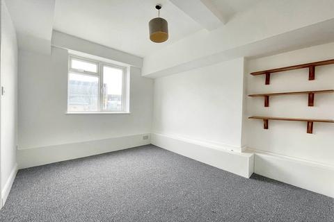 1 bedroom flat to rent, Terminus Road, Eastbourne BN21