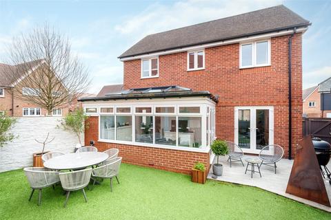 3 bedroom detached house for sale, Shearwater Drive, Berkshire RG12