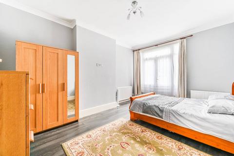 4 bedroom terraced house for sale, Fairview Road, Norbury, London, SW16