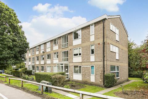 2 bedroom apartment for sale, Chertsey Road, Surrey KT15