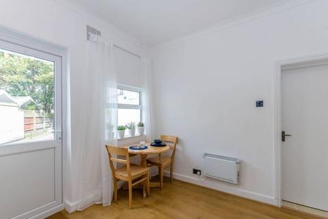 1 bedroom flat to rent, Station Road, Hendon London NW4