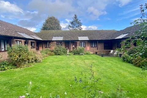 1 bedroom bungalow to rent, Middlebridge Street, Hampshire SO51