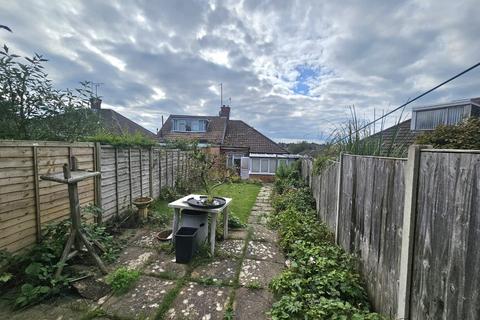 67 Gillsway, Northampton, NN2 8HT