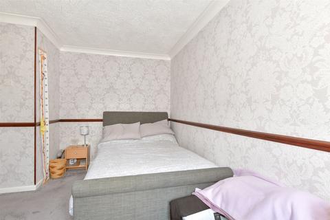 18 Wildman Close, Gillingham, ME8 9SL