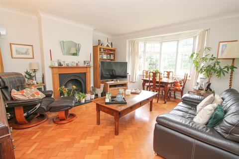 4 bedroom semi-detached house for sale, Foresters Drive, Wallington SM6