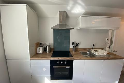 Studio to rent, Wootton Gardens, Bournemouth, Dorset, BH1