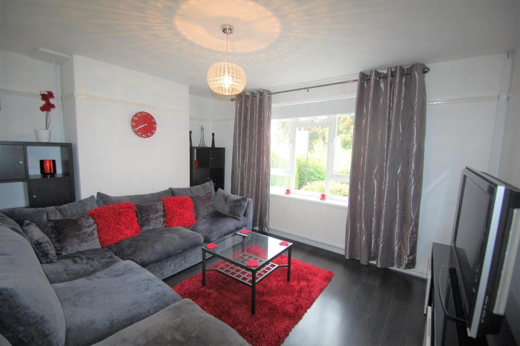 Lindfield Estate North, Wilmslow 2 bed end of terrace house to rent £
