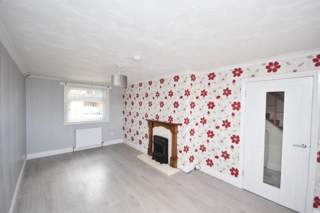 Stanmore Avenue, Lanark, ML11 7HA 2 bed terraced house for sale £108,000