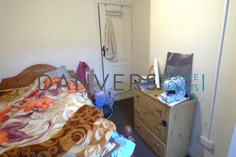 3 bedroom terraced house to rent, Ullswater Street, Leicester LE2