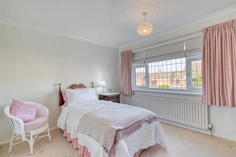 13 Grange Park, Albrighton, Wolverhampton, WV7 3EN