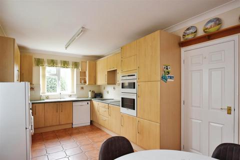 2 bedroom detached bungalow for sale, School Lane, Uffington, Stamford