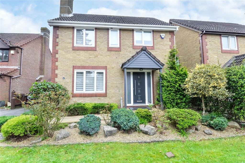 Studley Court, Barton On Sea, New... 3 bed detached house for sale £