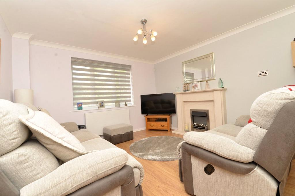 Studley Court, Barton On Sea, New... 3 bed detached house for sale £