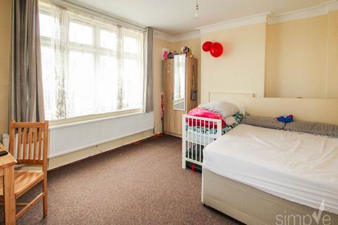 1 bedroom flat to rent, Beverly Mansions , Wellington Road South , Hounslow