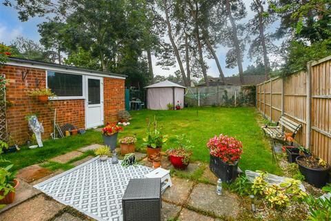 2 bedroom semi-detached bungalow for sale, Moulton Avenue, Kentford CB8