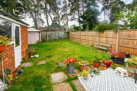 2 bedroom semi-detached bungalow for sale, Moulton Avenue, Kentford CB8