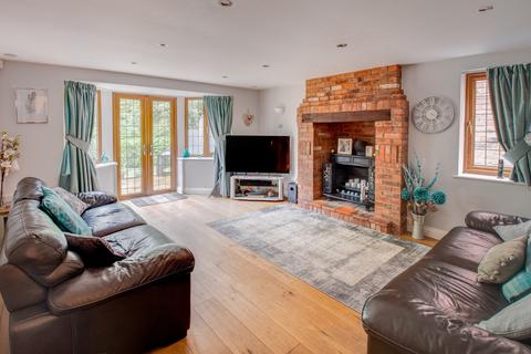 4 bedroom detached house for sale, The Gutter, Belbroughton, Stourbridge, Worcestershire, DY9