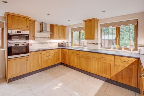 4 bedroom detached house for sale, The Gutter, Belbroughton, Stourbridge, Worcestershire, DY9