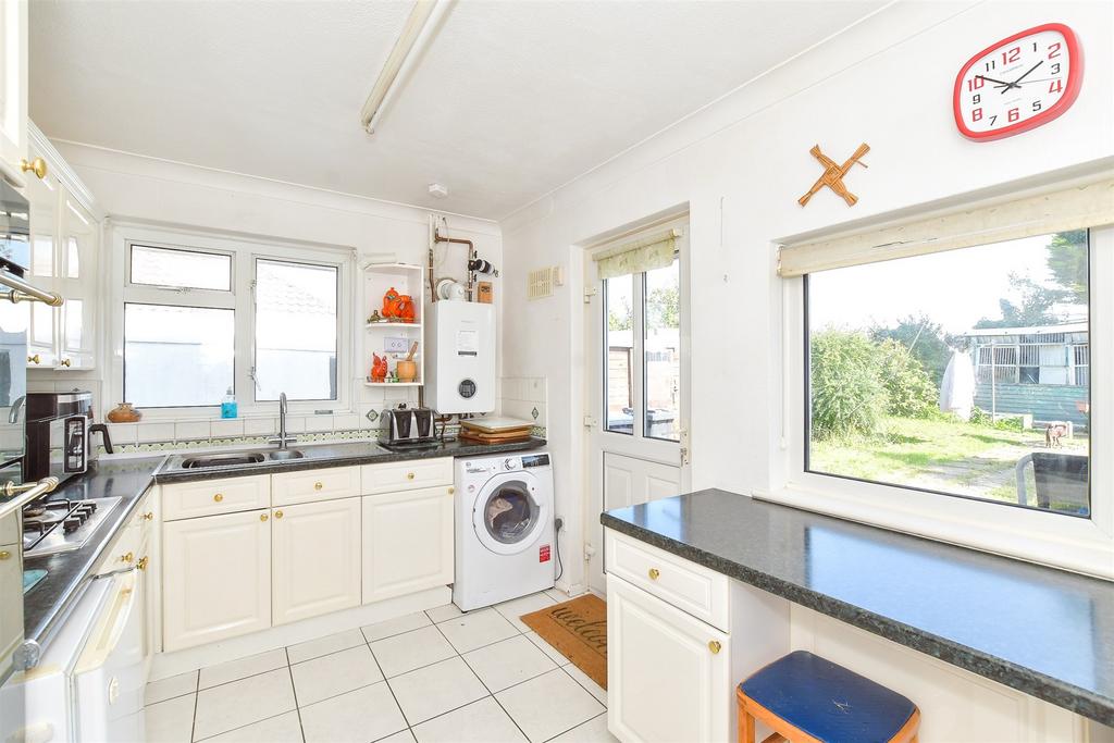 Durrington Lane, Worthing, West Sussex 2 bed semidetached bungalow for