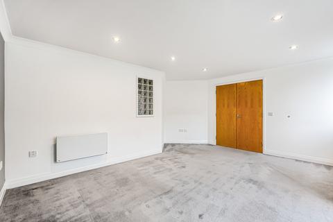 undefined, Newland Gardens, Hertfordshire SG13