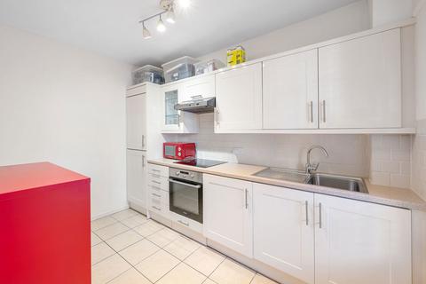 Flat 7, Eaton House Vicarage Crescent, Battersea, London, SW11 3LE