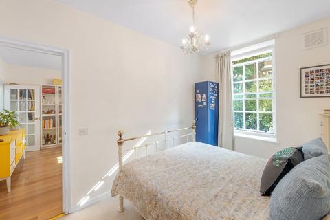 Flat 7, Eaton House Vicarage Crescent, Battersea, London, SW11 3LE