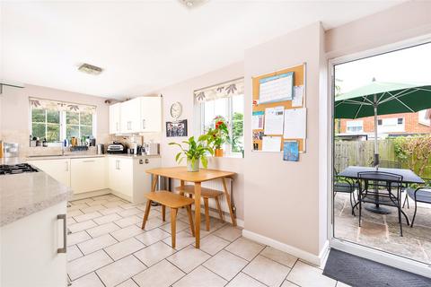 22 Johnsons Field, Olney, MK46 5JF