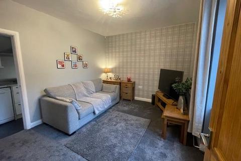 2 bedroom end of terrace house to rent, Albert Street, Bradford BD13