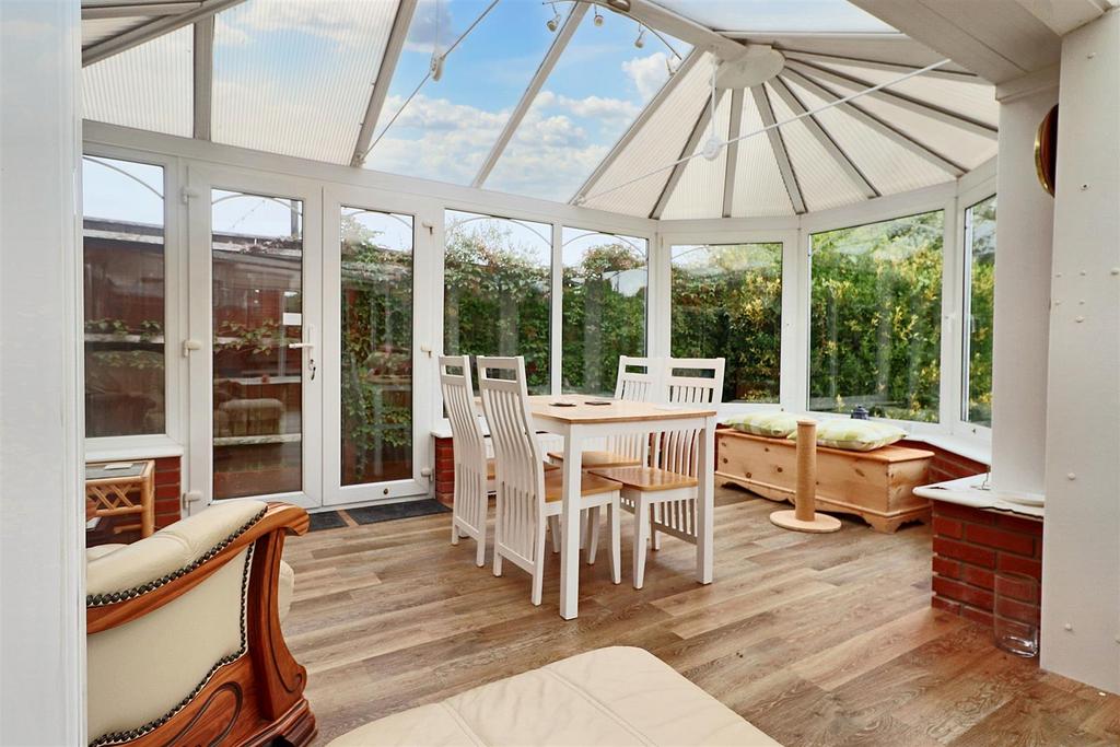 Superb conservatory/dining area