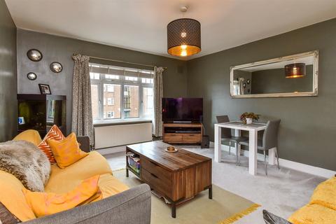 2 bedroom flat for sale, The Broadway, Brighton, East Sussex