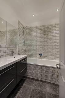 2 bedroom flat to rent, Queen's Gate, South Kensington, London, SW7