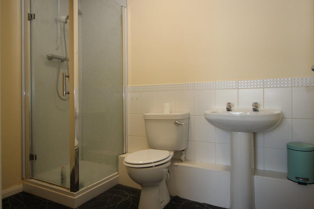En-suite to Bedroom 1