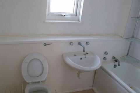 2 bedroom flat to rent, Hinchcliffe, Orton Goldhay, Peterborough