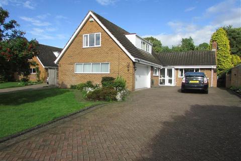 4 bedroom detached bungalow to rent, Oldway Drive, Solihull, B91 3HP