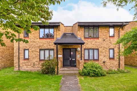 1 bedroom flat for sale, Cheltenham Close, New Malden, KT3